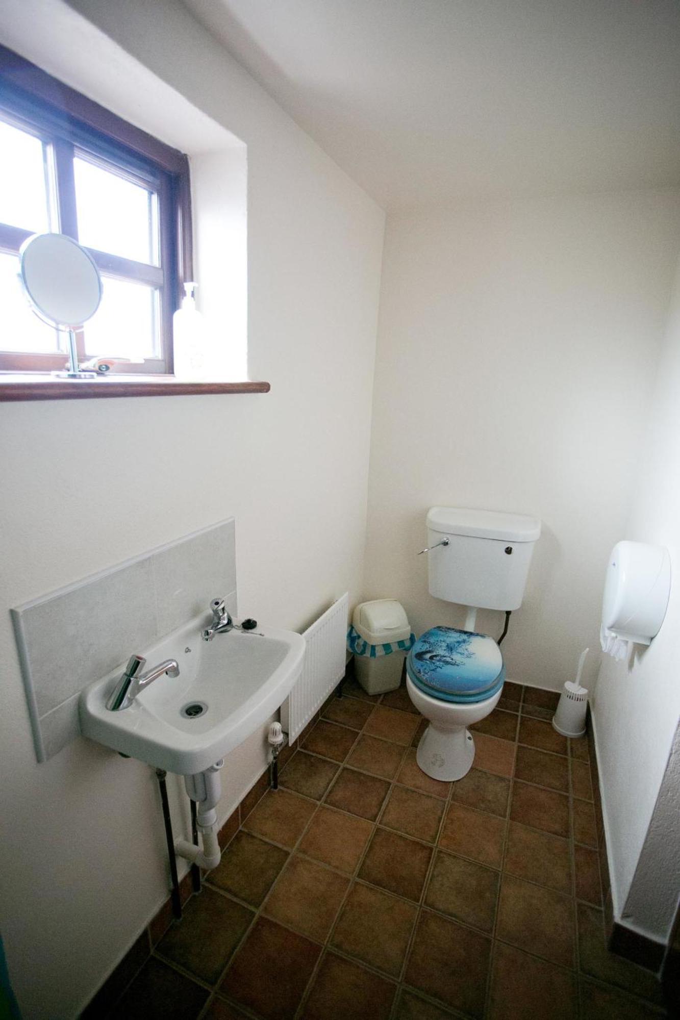 Aille River Tourist Hostel And Camping Doolin Room photo