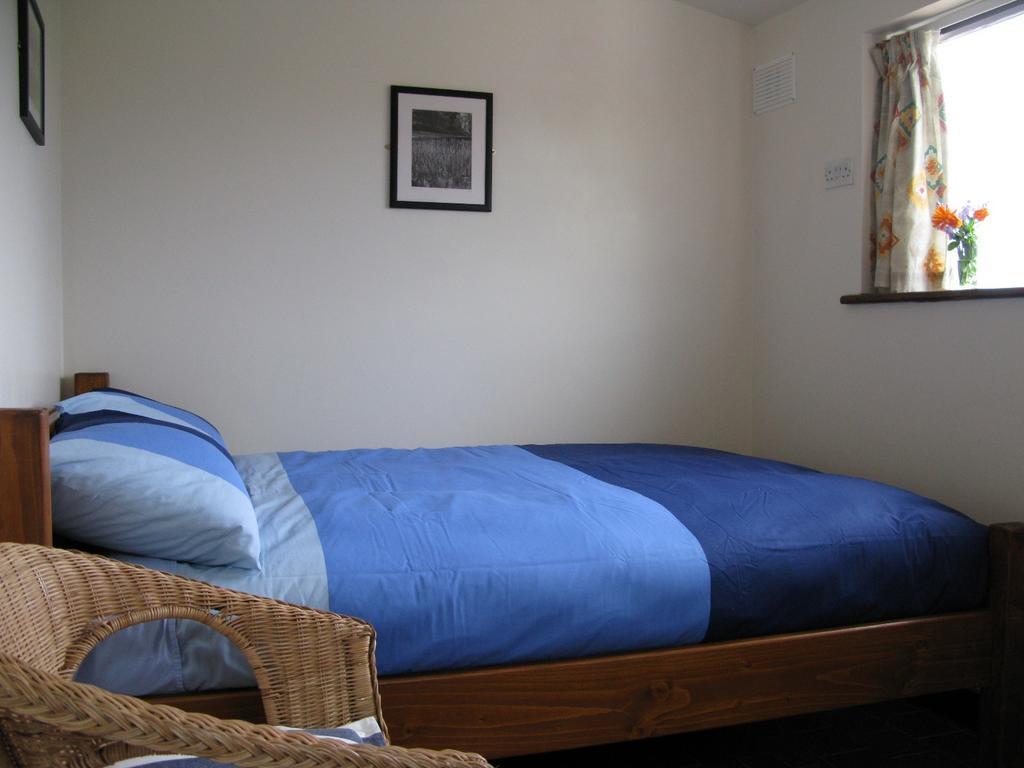 Aille River Tourist Hostel And Camping Doolin Room photo