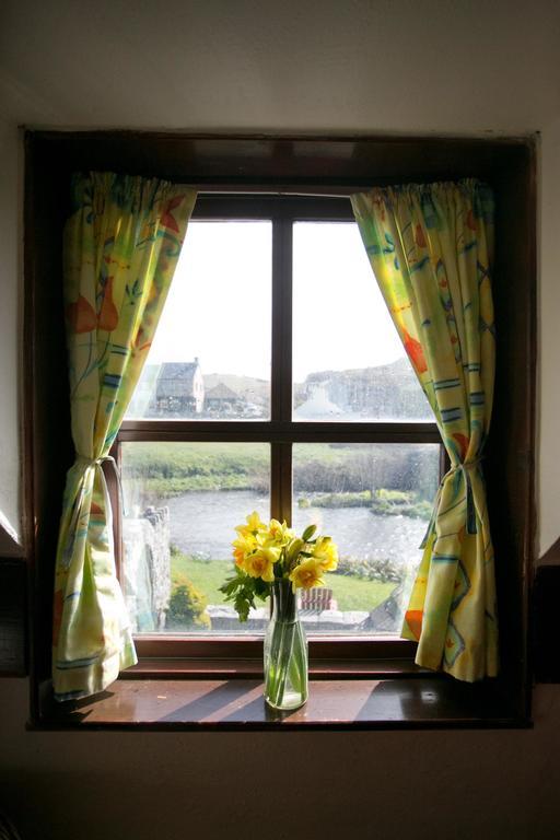 Aille River Tourist Hostel And Camping Doolin Room photo