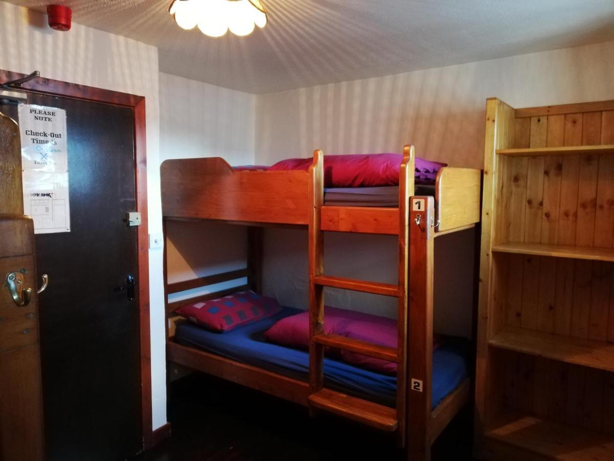 Aille River Tourist Hostel And Camping Doolin Exterior photo